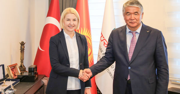 Башкан Гагаузии Ирина Влах встретилась с новым главой организации "Тюрксой" Султаном Раевом.