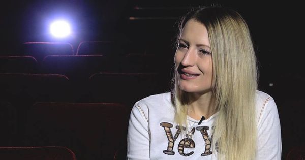 В Молдове Ана училась в Академии музыки, театра и изобразительных искусств. 