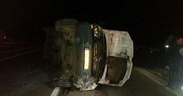 Tragedie lângă Strășeni. Cadavrul unui șofer, descarcerat de salvatori. Foto: dse.md