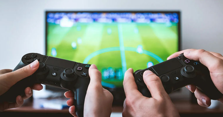 Sony увеличивает цену подписки PlayStation Plus, геймеры возмущены.