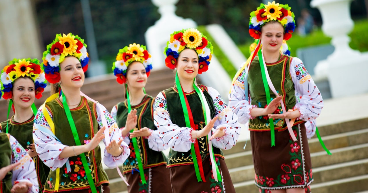 Украинская молдова. Женский день в Украине. Молдавия.