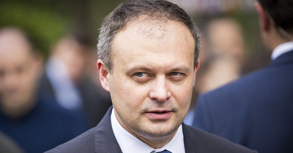 Candu trimite săgeți spre Rusia în Parlamentul României. Foto: newsmd.md