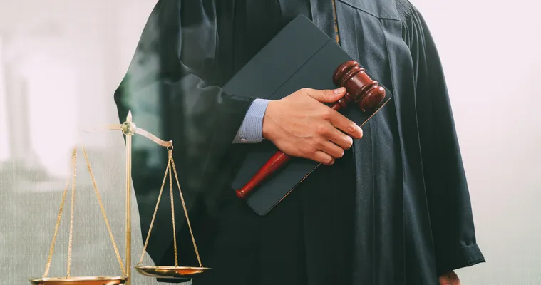 Amenințări, agresiuni și presiuni: Cum sunt intimidați judecătorii în R. Moldova