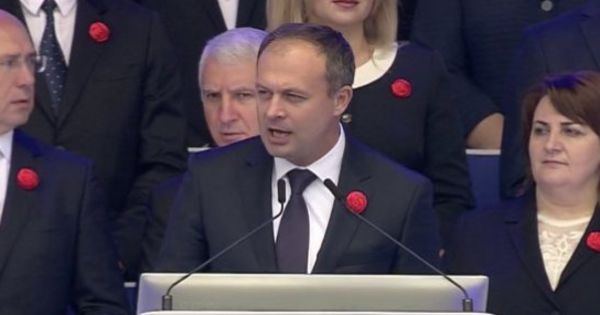 Председатель парламента Андриан Канду.