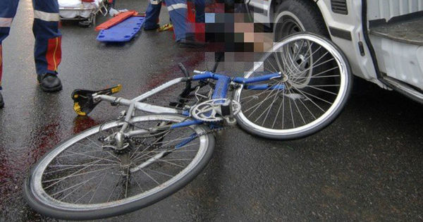 Traseul Chișinău-Bălți: Un biciclist, lovit mortal de un autocamion. Foto simbol: obiectivbr.ro