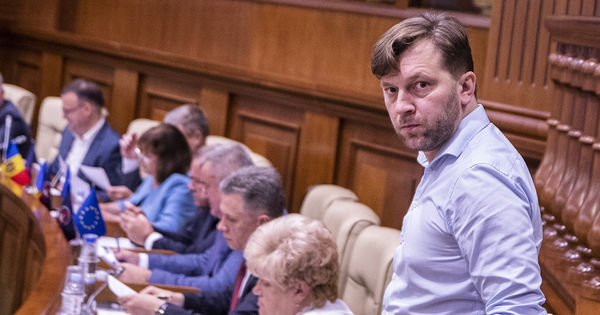Депутат блока ACUM Дмитрий Алайба.