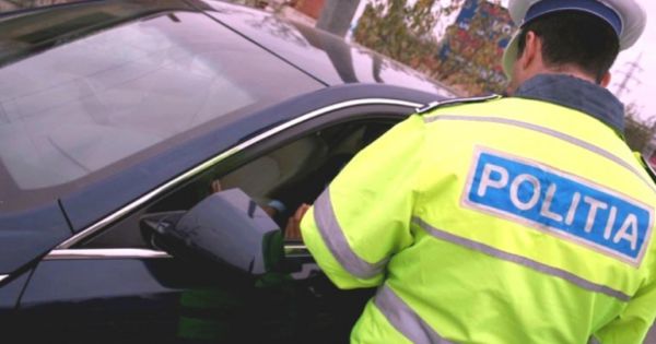 Şofer amendat pentru că i-a spus unui poliţist "Aşa să îţi ajute Dumnezeu".