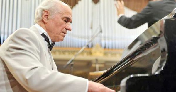 Doga împlinește 81 de ani. Deputații l-au felicitat la ședință