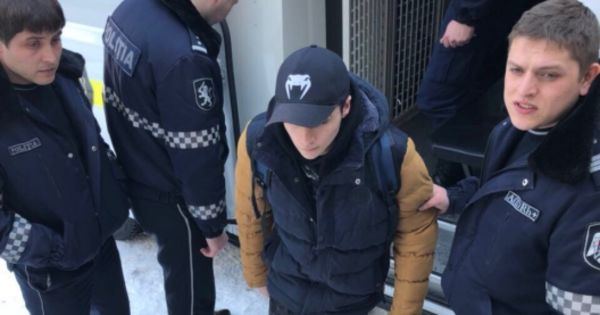 Declaraţiile tinerilor înarmaţi cu bâte și cuțite în PMAN. Foto: politia.md
