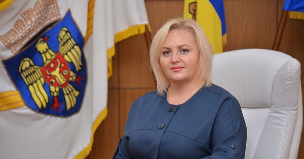 Претор Чекан Синилга Школьник задержана НАЦ на 72 часа.
