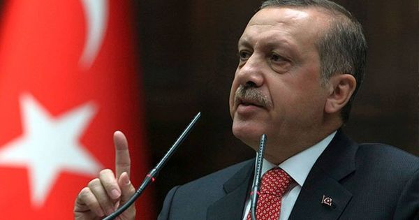 Президент Турции Тайип Эрдоган считает невозможным пока отменить режим чрезвычайного положения в стране.
