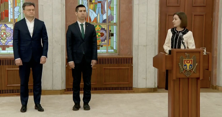 Новый глава МИДЕИ Михай Попшой принес присягу.