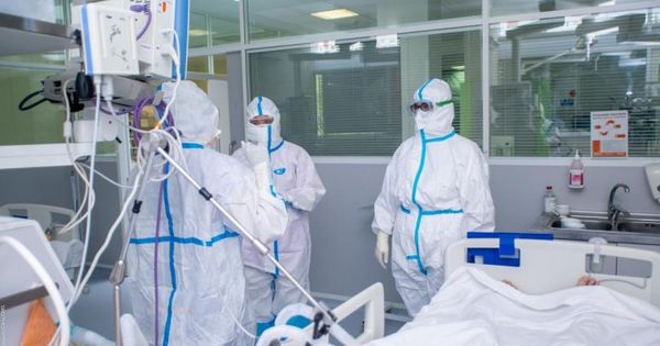 Врачи: Новая волна коронавируса в Молдове заполнила больницы молодежью.