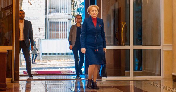 Социалисты пришли на консультации с президентом страны.