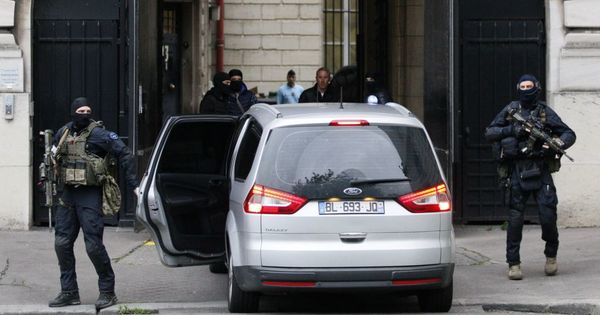 Подозреваемого по делу о терактах в Париже экстрадировали в Бельгию.