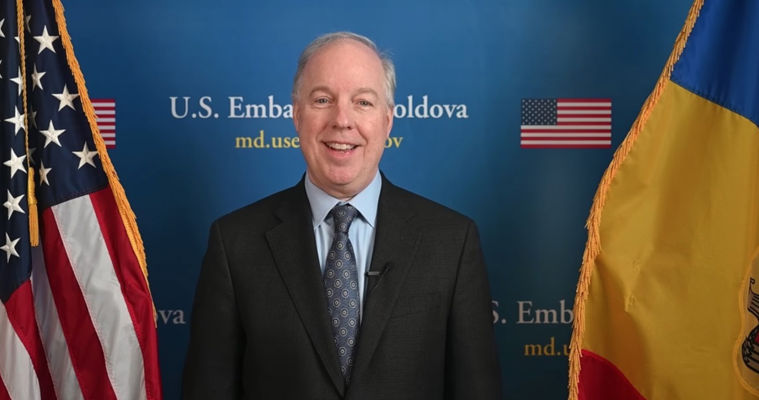 Посол США в Кишиневе Кент Логсдон.