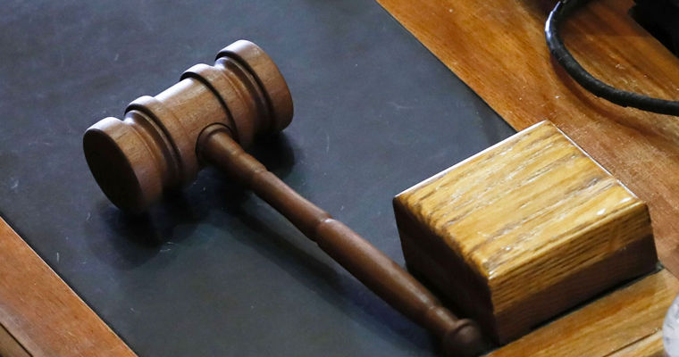 В Молдове мужчина получил 12 лет за насилие над 5-летней дочерью сожительницы.