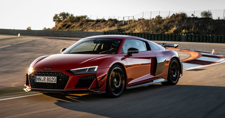 Audi выпустила последний экземпляр спорткара R8.