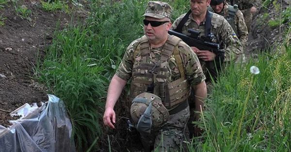Турчинов: Контроль жителей ЛДНР усилят.