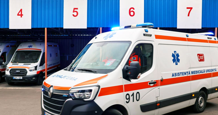 В Молдове более 20 человек попали в больницы после посещения кладбищ.