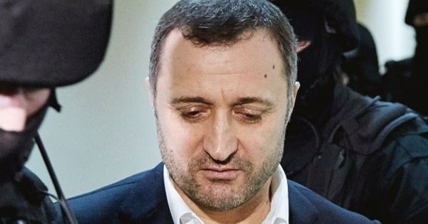 Влад Филат был окончательно и бесповоротно лишен депутатского мандата.