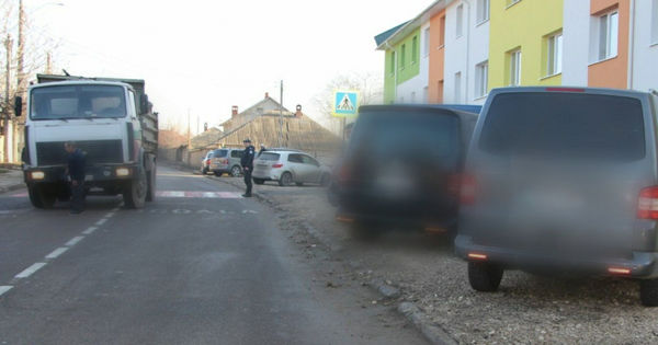 Fetiță Din Ialoveni Lovită Mortal De Un Camion O școală Intreagă