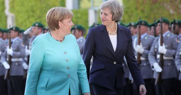 Меркель и Мэй обсудят в Берлине Brexit, двусторонние отношения и внешнюю политику. Фото: EPA