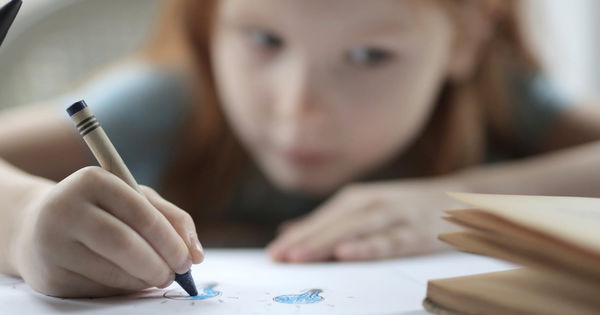 Психолог объяснила, как через рисунки выявить проблемы у ребёнка.