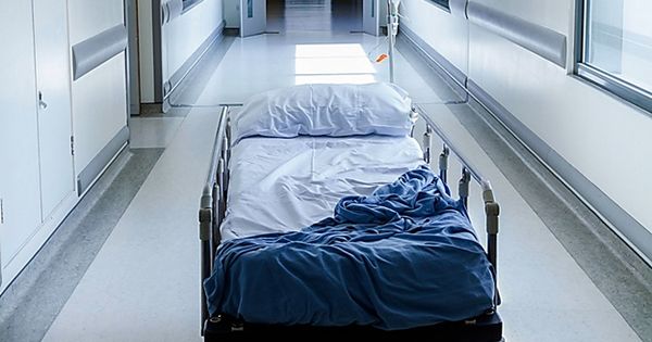 30-летний мужчина скончался этой ночью в Институте скорой помощи из-за серьезных травм несколько органов. Фото: vi.ill.in.ua.