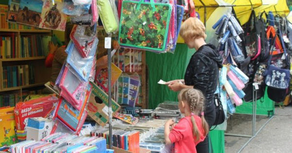 Школьные ярмарки откроются во всех секторах Кишинева