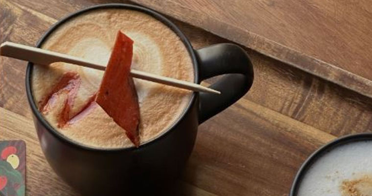 Китайский Starbucks выпустил в продажу латте со вкусом свинины.