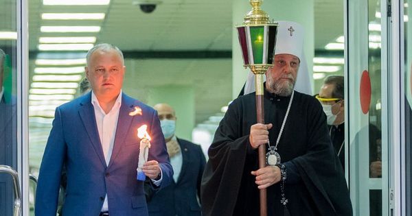 Благодатный огонь доставлен в Молдову.