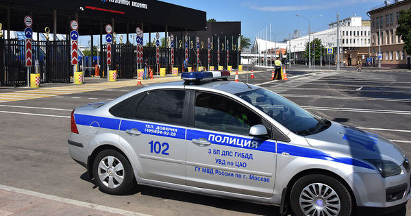 Полиция нашла подозрительный предмет недалеко от Кремля, сообщает «Советский спорт».