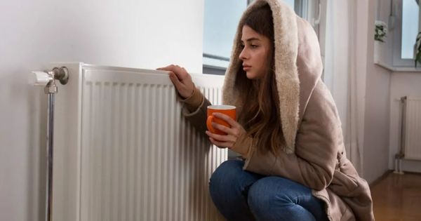 Жильцы многих домов в столице жалуются на отсутствие тепла.