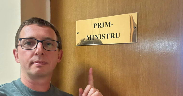 В России молдавского журналиста Соловьева приговорили к трем годам лишения свободы.