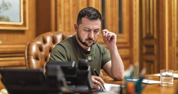 Зеленский подписал закон о декриминализации мелких краж во время войны.