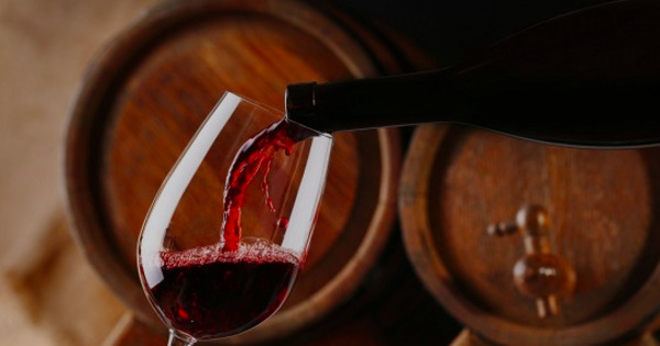 Старожилы говорят, что с годами традиция изготовления домашнего вина теряется.