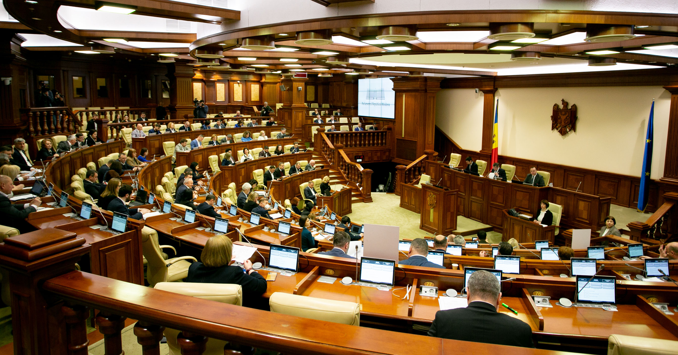 Члены Комиссии по ЧС отчитаются перед парламентом после окончания чрезвычайного положения.