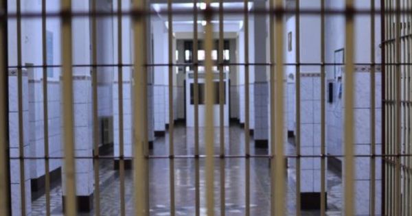 Супружеская пара из столицы была приговорена к 13 годам и 6 месяцам и 9 годам лишения свободы за торговлю людьми. Фото: b1.ro.