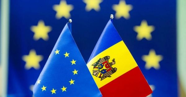 Финансовая помощь Евросоюза призвана дать уверенность населению, считает эксперт.