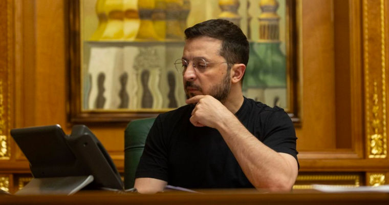 Зеленский подписал закон о направлении подразделений ВСУ в другие государства.