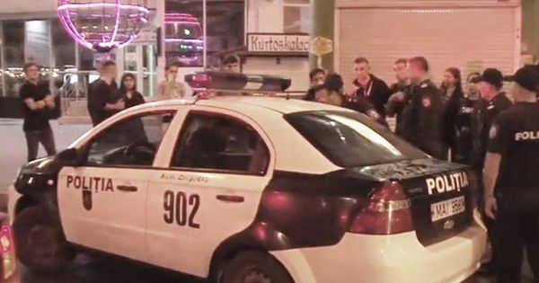 Прибывшие на место происшествия полицейские задержали участников конфликта.