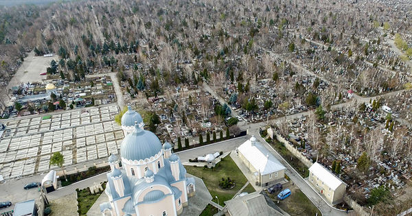 С 11 апреля 2018 года доступ автомобилей на территорию кладбища Св. Лазаря, расположенного на улице Дойна, будет ограничен. Фото: locals-md.ams3.digitaloceanspaces.com.