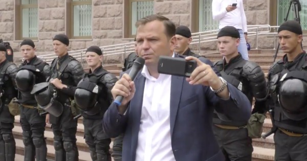 Нэстасе о дате выборов: 23 февраля Шор придет петь "Катюшу".