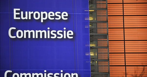Еврокомиссия готова поговорить с Британий для прояснения позиции по Brexit.