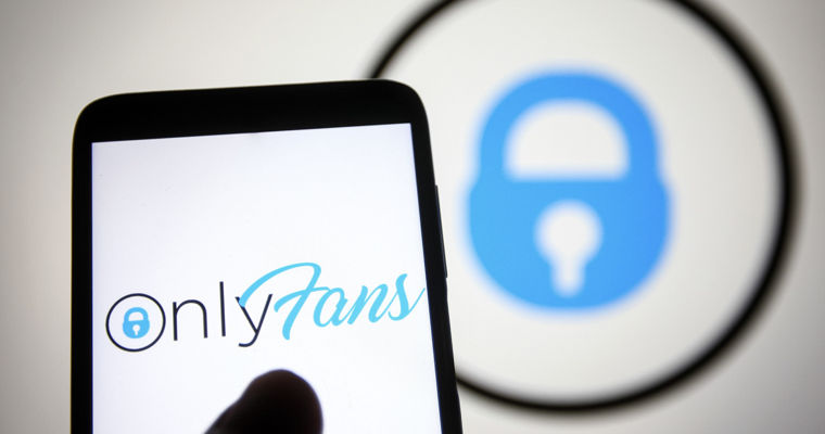 На OnlyFans-моделей начали подавать в суд за нарушение авторских прав.