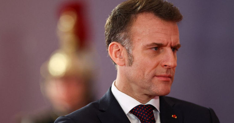 Macron: Blocarea Strâmtorii Ormuz nu justifică ridicarea sancțiunilor împotriva Rusiei.