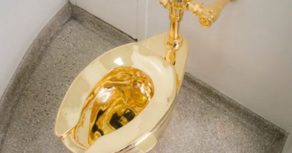 Pronoun Academy Intermediate Vasul de toaletă din aur, de la New York, va fi demolat - Stiri.md