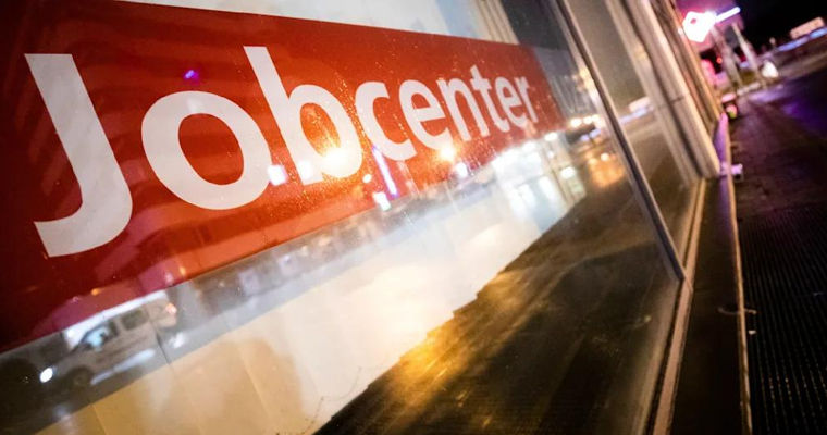  В Германии растет число безработных из-за новой волны банкротств компаний.