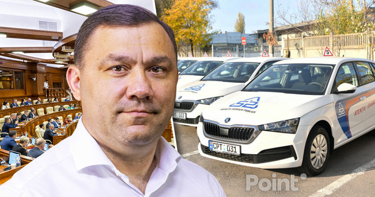 Депутат PAS предложил запретить автошколам выезжать на практику до 9 утра.